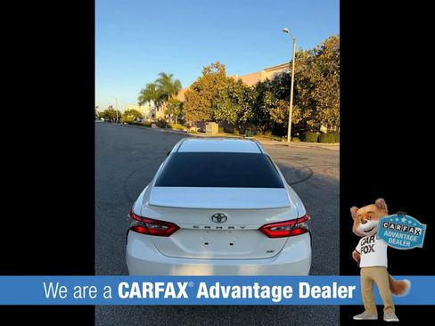 Used 2018 Toyota Camry SE w/ Moonroof Package FWD image 17
