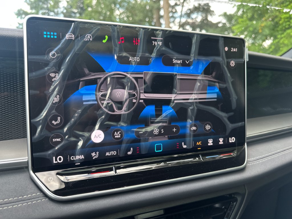 New 2026 Volkswagen Tiguan SE R-Line AWD/4WD image 17