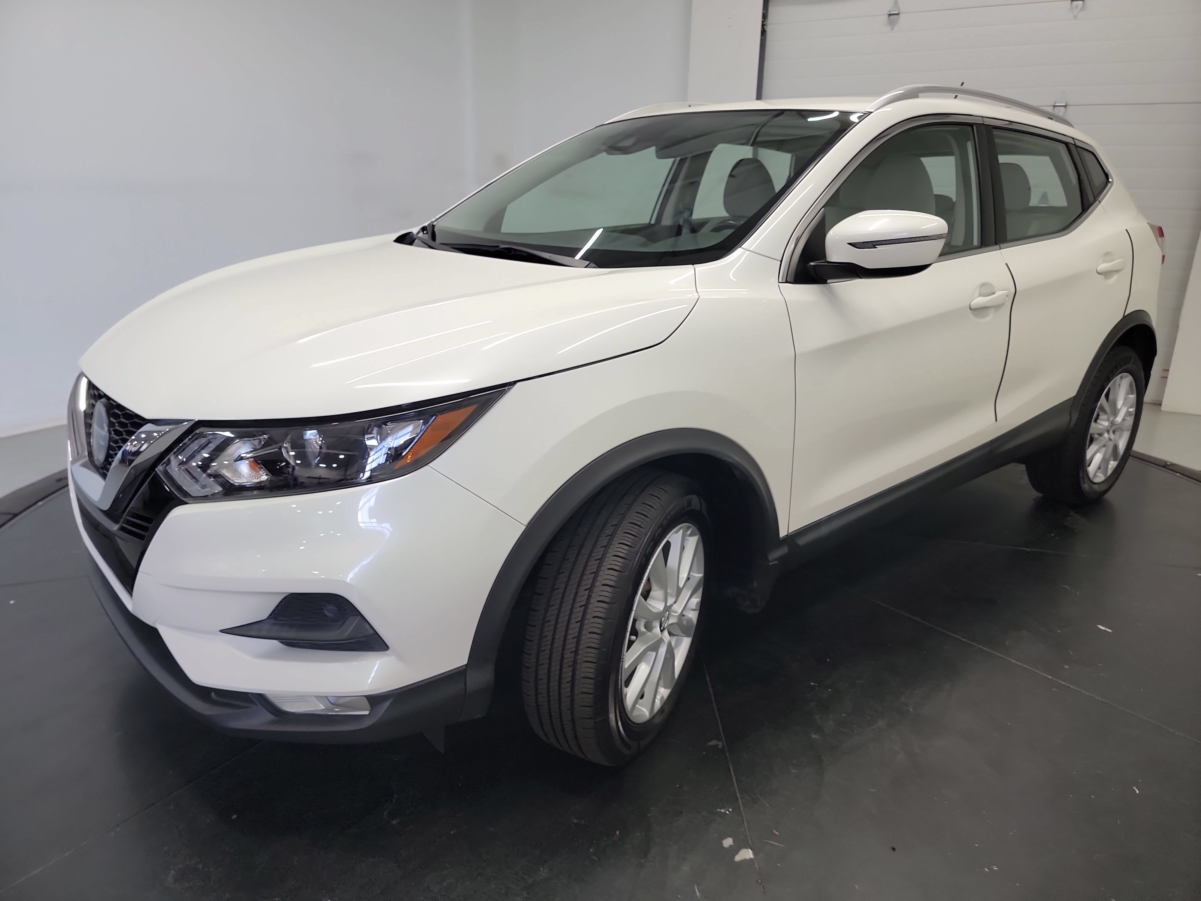 Used 2020 Nissan Rogue Sport SV w/ All-Weather Package FWD image 3