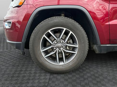 Used 2019 Jeep Grand Cherokee Limited w/ Trailer Tow Group IV AWD/4WD image 16