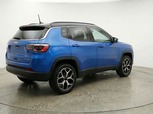 Used 2025 Jeep Compass Limited image 9