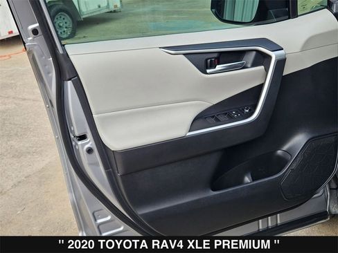 Used 2020 Toyota RAV4 XLE Premium image 14