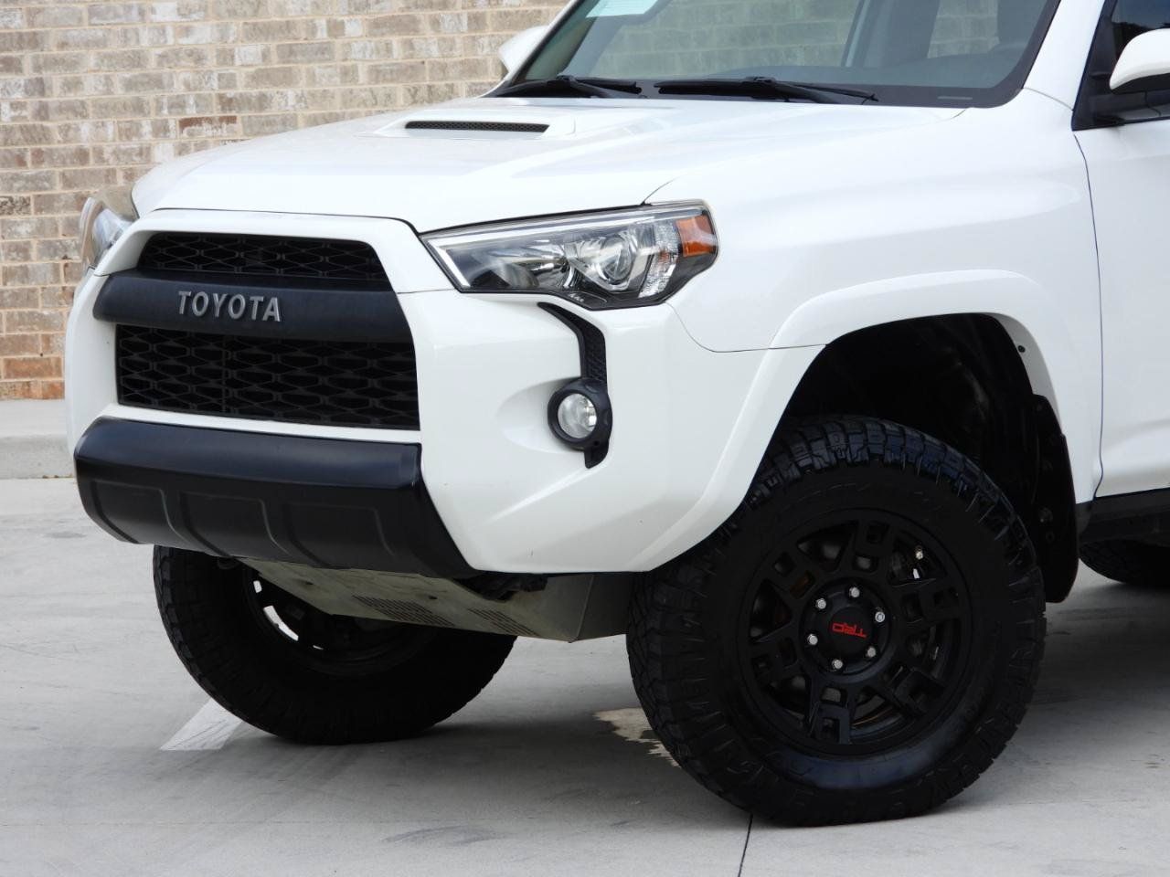 Used 2018 Toyota 4Runner TRD Pro AWD/4WD image 9