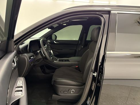Used 2025 Hyundai Palisade Calligraphy AWD/4WD image 5