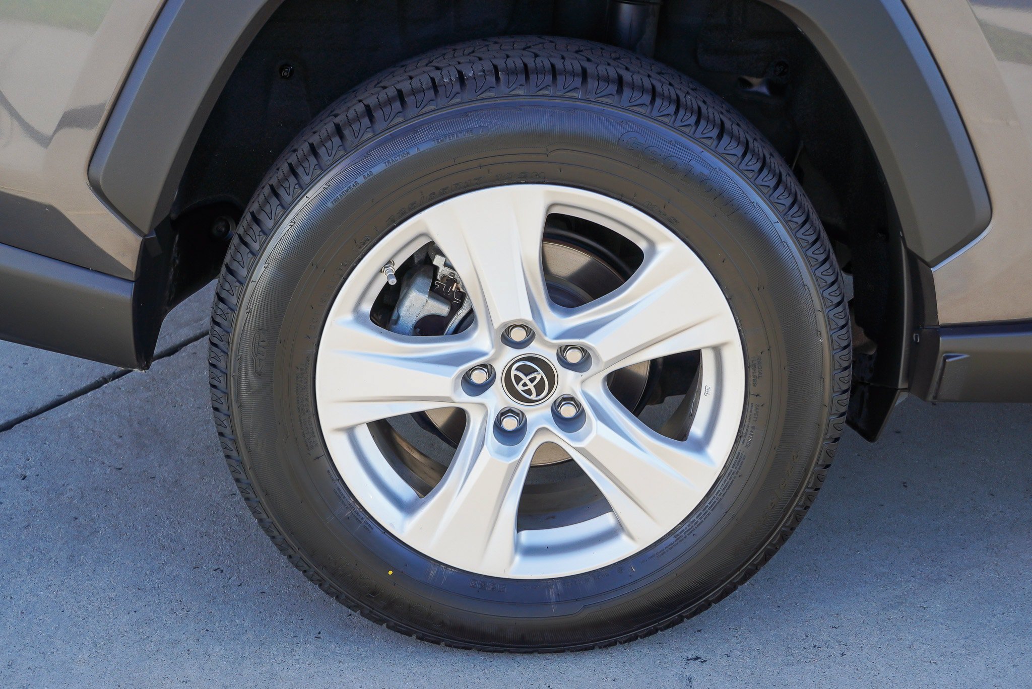 Certified 2019 Toyota RAV4 XLE w/ Convenience Package AWD/4WD image 11