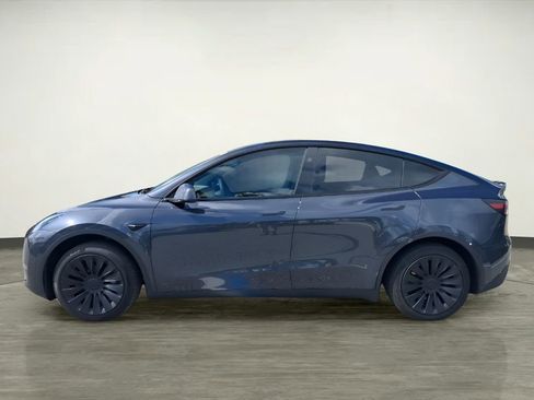 Used 2024 Tesla Model Y Long Range image 2