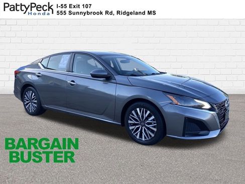 Used 2023 Nissan Altima 2.5 SV image 1