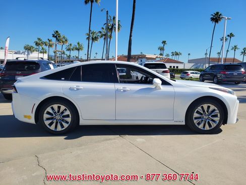 Certified 2022 Toyota Mirai XLE image 3