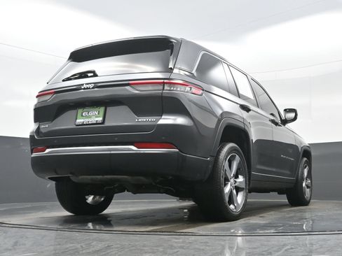 Used 2022 Jeep Grand Cherokee Limited image 29