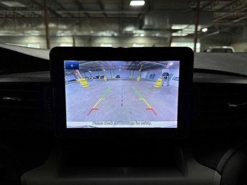 Used 2021 Ford Explorer Base image 25