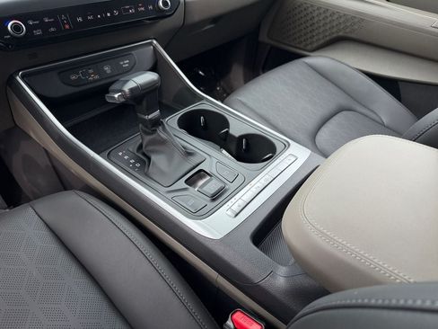 Used 2026 Kia Carnival FWD image 18