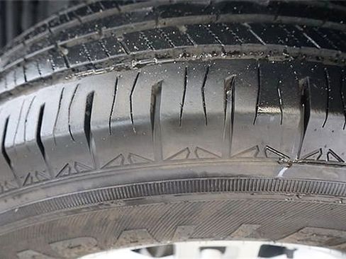 Used 2019 Nissan Frontier SV image 32