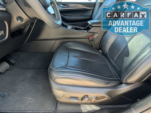 Used 2023 Jeep Grand Cherokee Limited w/ Luxury Tech Group II RWD image 20