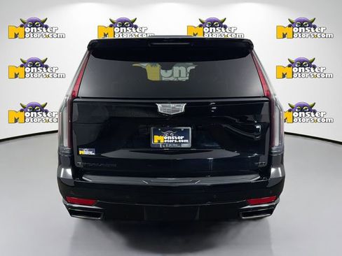 Used 2022 Cadillac Escalade ESV Sport w/ Touring Package image 6