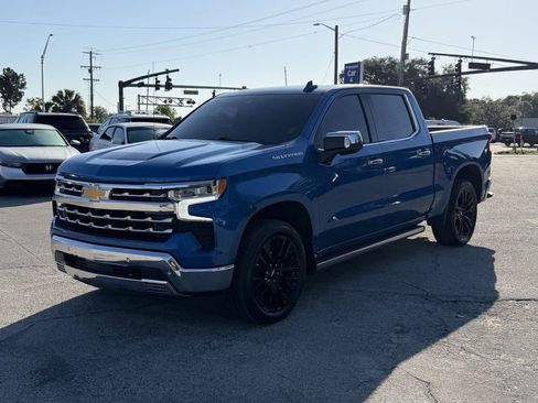 Used 2022 Chevrolet Silverado 1500 LTZ AWD/4WD image 9