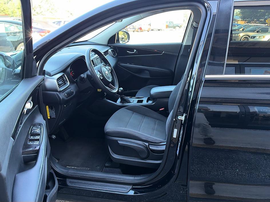 Used 2017 Kia Sorento AWD image 17