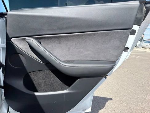 Used 2023 Tesla Model Y Performance AWD/4WD image 14