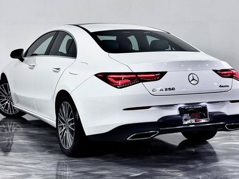 Used 2022 Mercedes-Benz CLA 250 4MATIC image 11