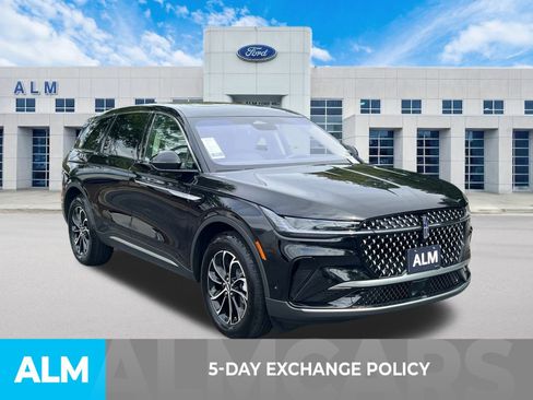 Used 2024 Lincoln Nautilus Premier w/ Equipment Group 102A image 4