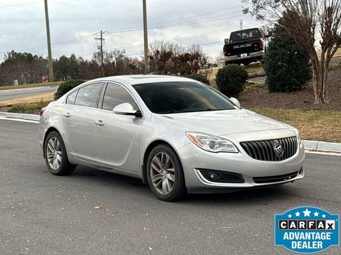 Used 2015 Buick Regal image 7