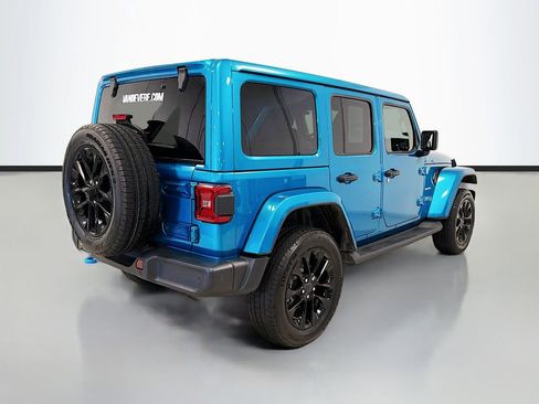 Used 2024 Jeep Wrangler Unlimited Sahara w/ Safety Group AWD/4WD image 10