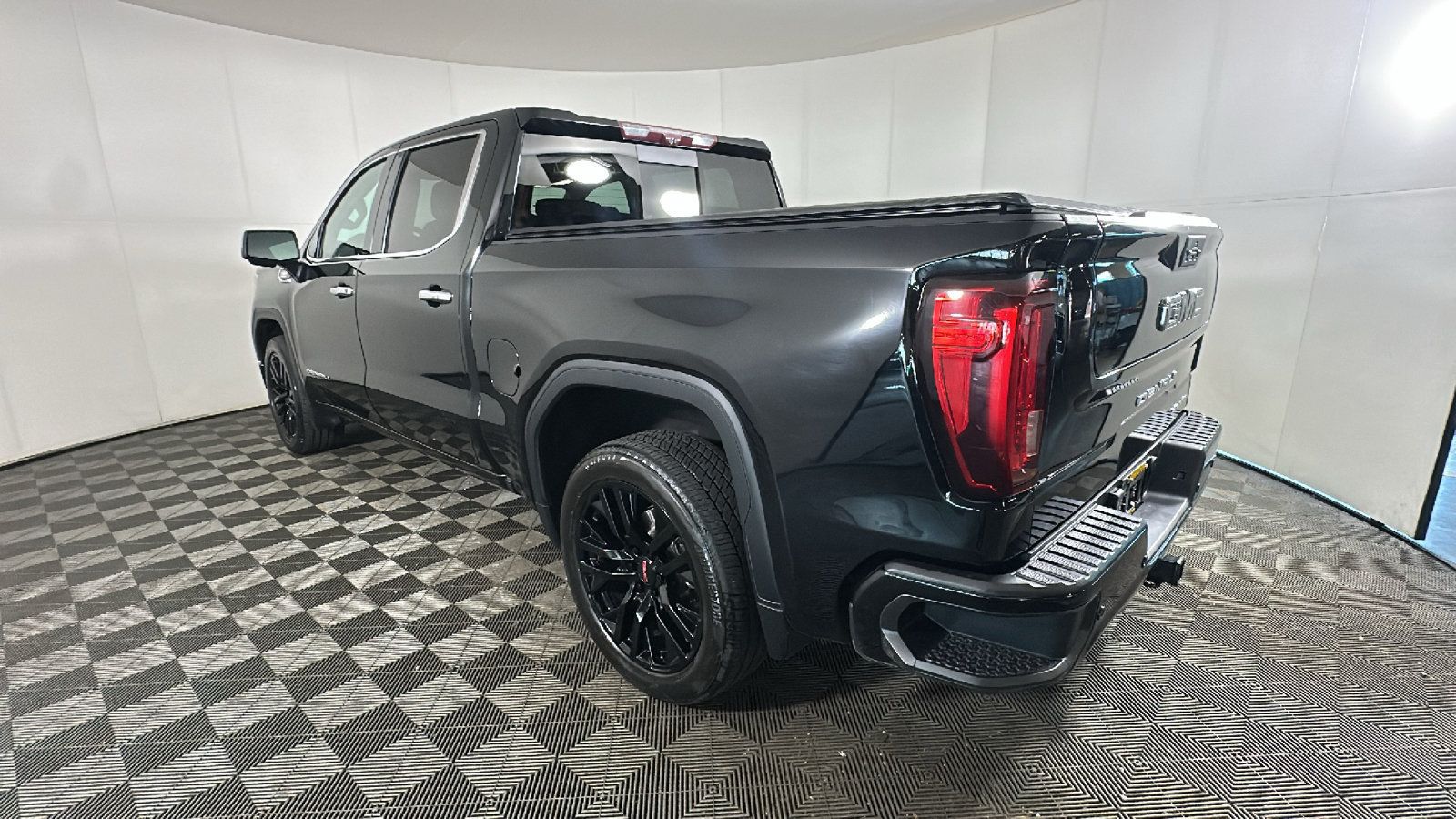 Used 2021 GMC Sierra 1500 Denali w/ Denali Ultimate Package AWD/4WD image 5