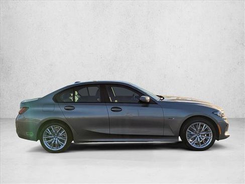 Used 2023 BMW 330e w/ Convenience Package image 4