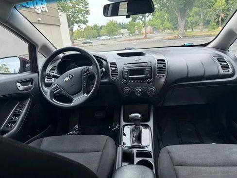 Used 2018 Kia Forte LX image 18