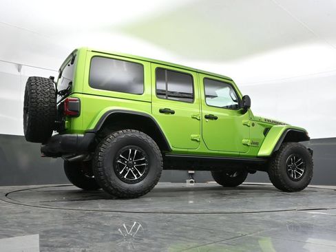 Used 2025 Jeep Wrangler Unlimited Rubicon AWD/4WD image 41