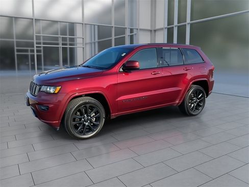 Used 2021 Jeep Grand Cherokee Laredo X image 4