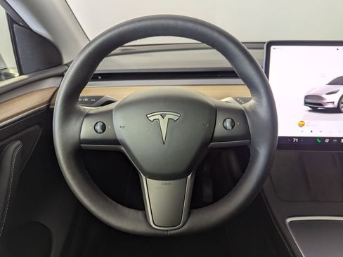Used 2023 Tesla Model Y Long Range image 35