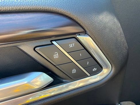 Used 2022 GMC Sierra 1500 SLT AWD/4WD image 14