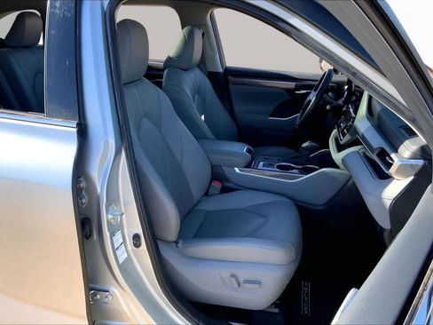 Used 2020 Toyota Highlander Platinum AWD/4WD image 20