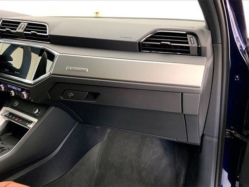 Certified 2025 Audi Q3 2.0T Premium image 16