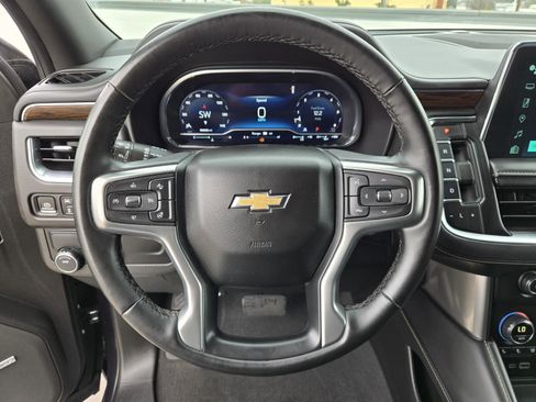 Used 2023 Chevrolet Suburban Premier image 18