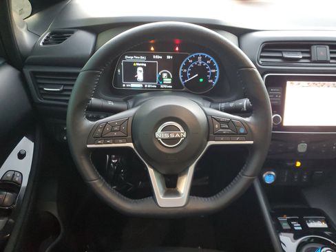 Certified 2024 Nissan Leaf SV Plus image 20