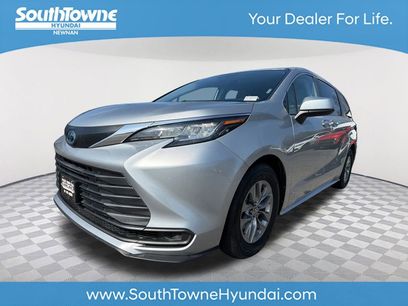 Used 2021 Toyota Sienna LE