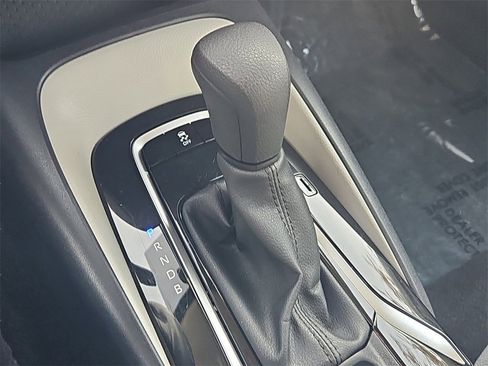 Used 2022 Toyota Corolla LE image 21