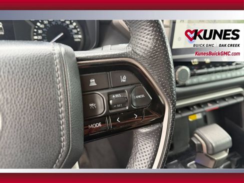 Used 2022 Toyota Tundra Limited w/ Power Package AWD/4WD image 18