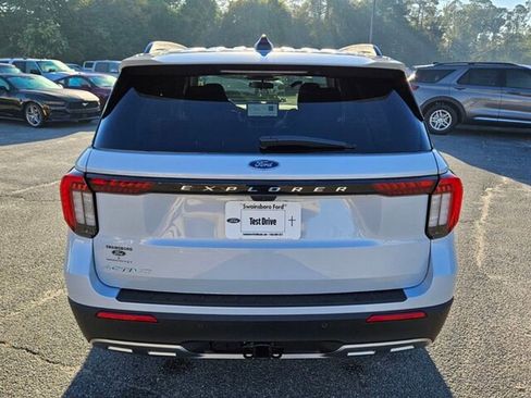 New 2026 Ford Explorer Active w/ Active Comfort Package image 11
