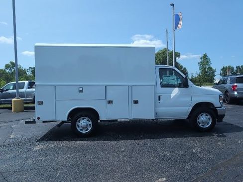 New 2025 Ford E-350 and Econoline 350 Super Duty w/ Power Equipment Group RWD image 6