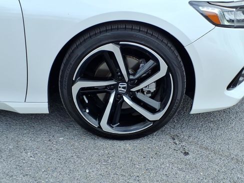 Certified 2022 Honda Accord Sport image 10