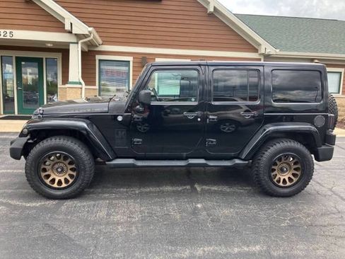 Used 2014 Jeep Wrangler Unlimited Sahara AWD/4WD image 7
