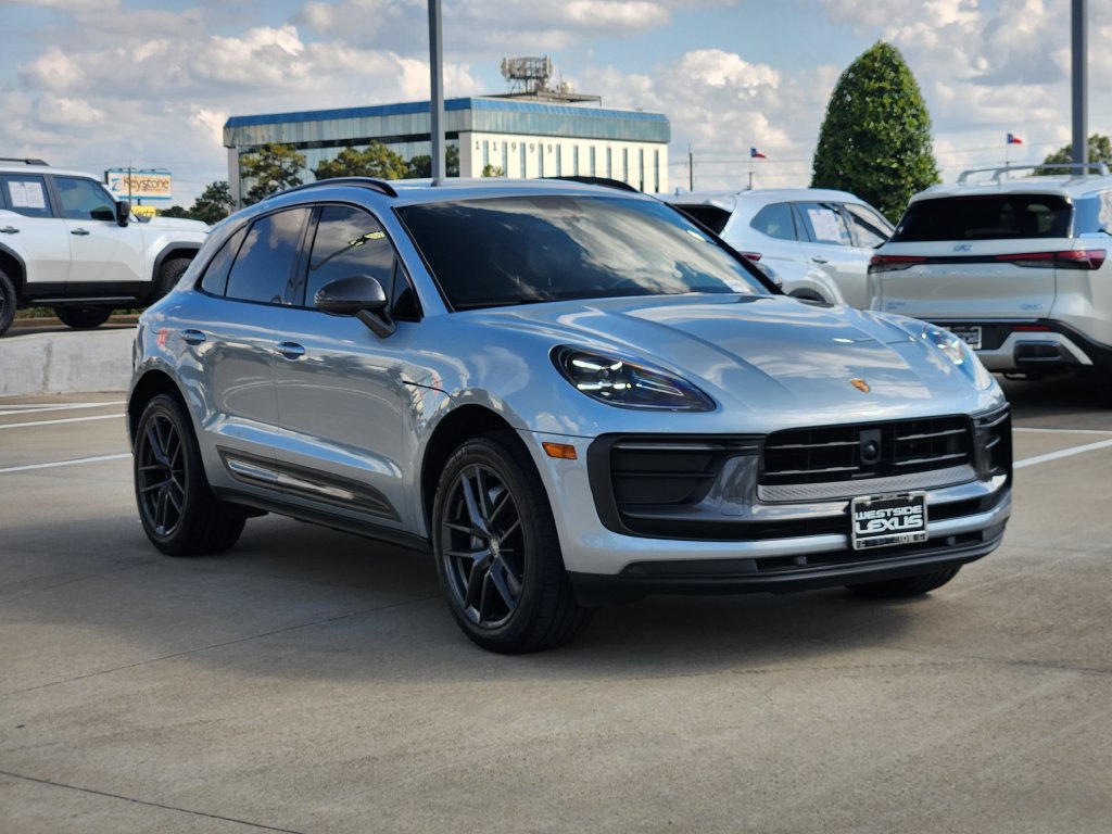 Used 2023 Porsche Macan Turbo AWD/4WD image 3