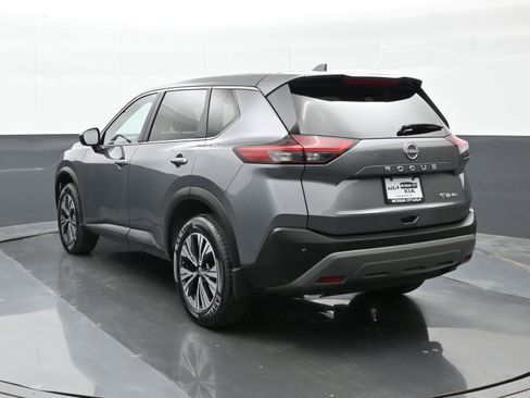 Used 2023 Nissan Rogue SV AWD/4WD image 2