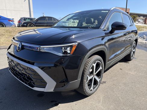 New 2026 Volkswagen Taos SEL image 2