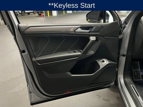 Certified 2022 Volkswagen Tiguan SE R-Line image 17