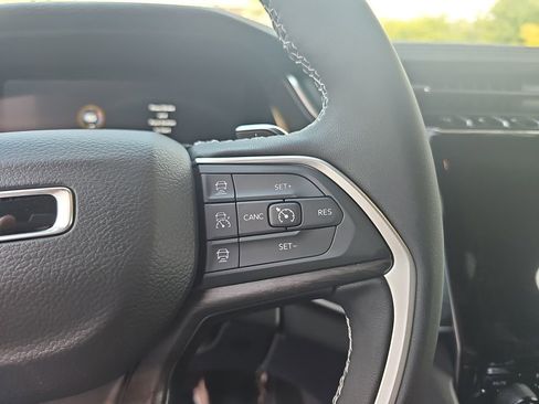 New 2025 Jeep Grand Cherokee L Limited image 21