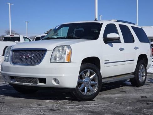 Used 2014 GMC Yukon Denali image 2