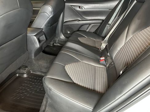 Used 2022 Toyota Camry SE FWD image 21